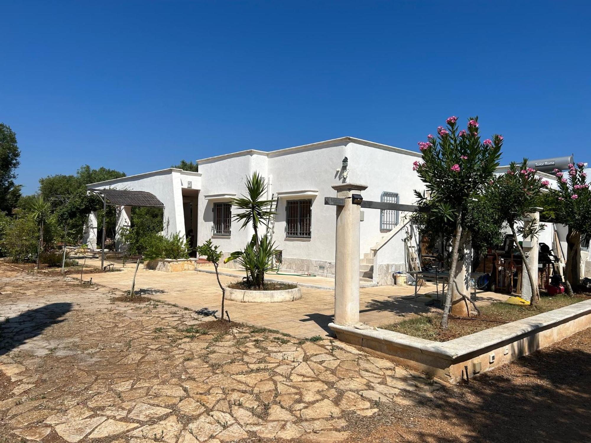 Sol Invictus Est Villa Serranova Exterior photo